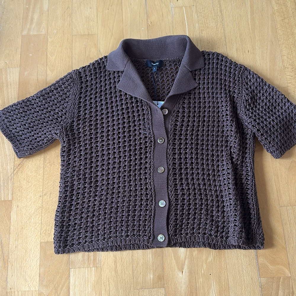 Theory- shrunken camp shirt in Pecan polished Twist color - size s